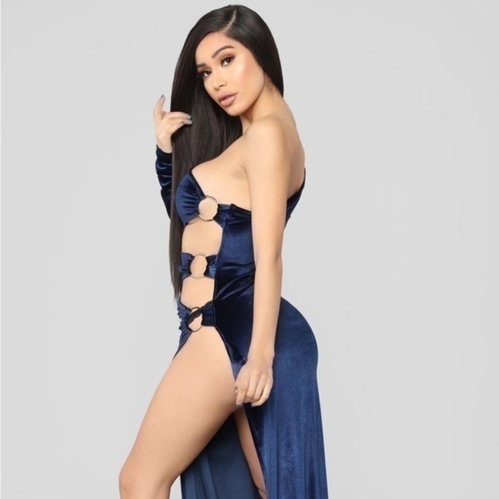 Sexy Blue velvet Maxi - Picture 3 of 8
